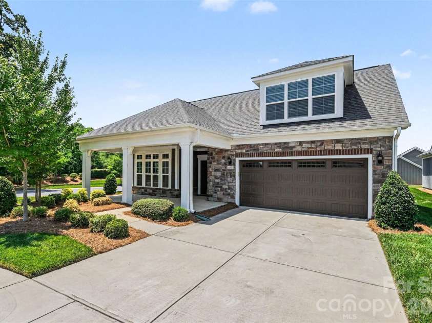 12005 Grove Crossing Drive, Huntersville, NC 28078.  MLS# CAR4391005, YatesRealty ID 3077. 