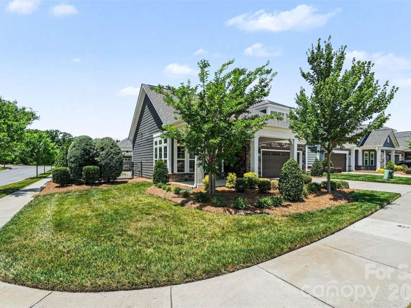 12005 Grove Crossing Drive, Huntersville, NC 28078.  MLS# CAR4391005, YatesRealty ID 3077. 