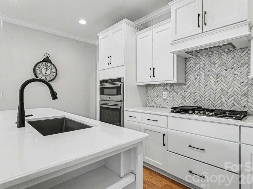 12005 Grove Crossing Drive, Huntersville, NC 28078.  MLS# CAR4391005, YatesRealty ID 3077. 