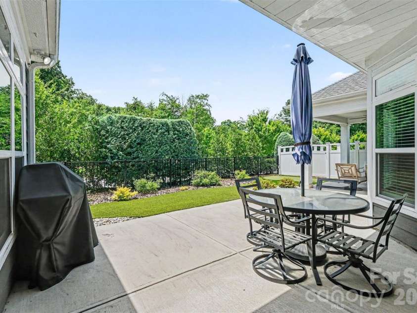 12005 Grove Crossing Drive, Huntersville, NC 28078.  MLS# CAR4391005, YatesRealty ID 3077. 