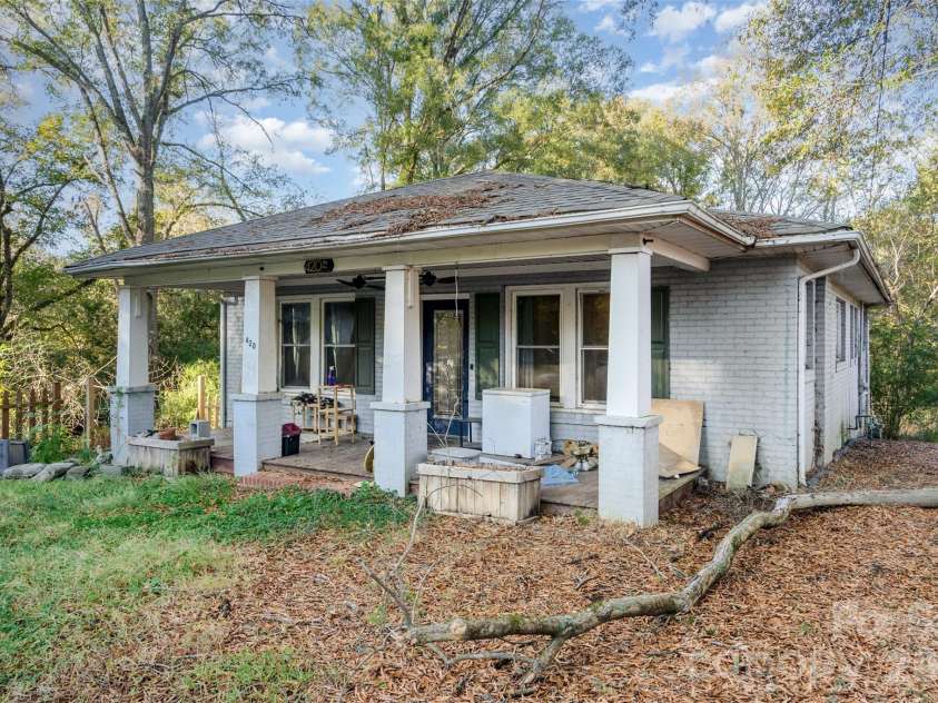 420 Brookwood Avenue, Albemarle, NC 28001.  MLS# CAR4316753, YatesRealty ID 3077. 