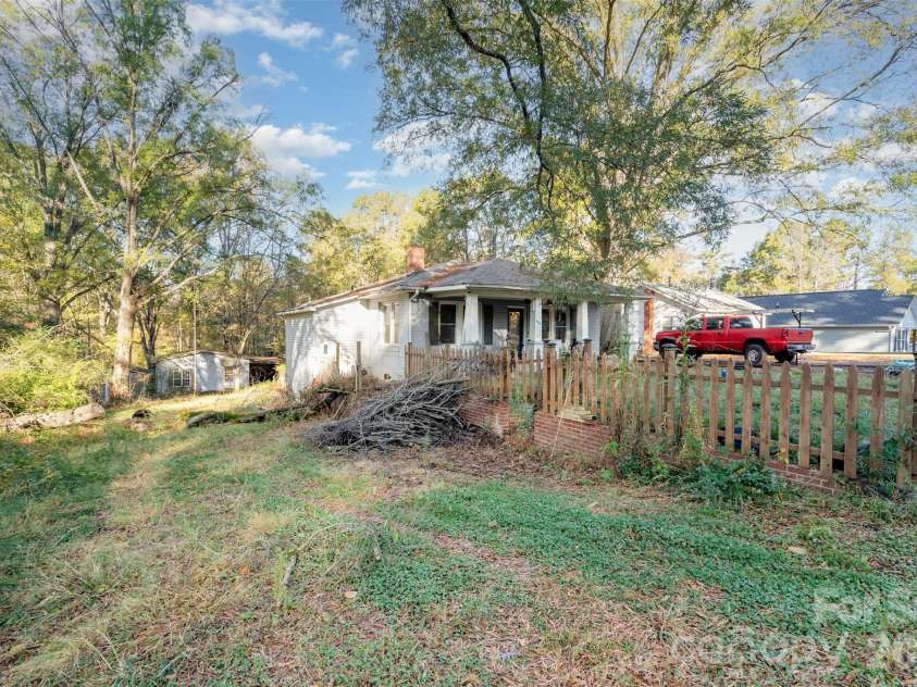 420 Brookwood Avenue, Albemarle, NC 28001.  MLS# CAR4316753, YatesRealty ID 3077. 