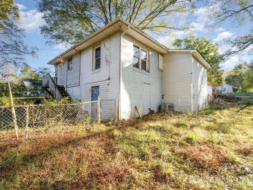 420 Brookwood Avenue, Albemarle, NC 28001.  MLS# CAR4316753, YatesRealty ID 3077. 