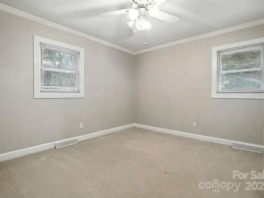 305 Rankin Avenue, Lowell, NC 28098.  MLS# CAR4289388, YatesRealty ID 30771. 