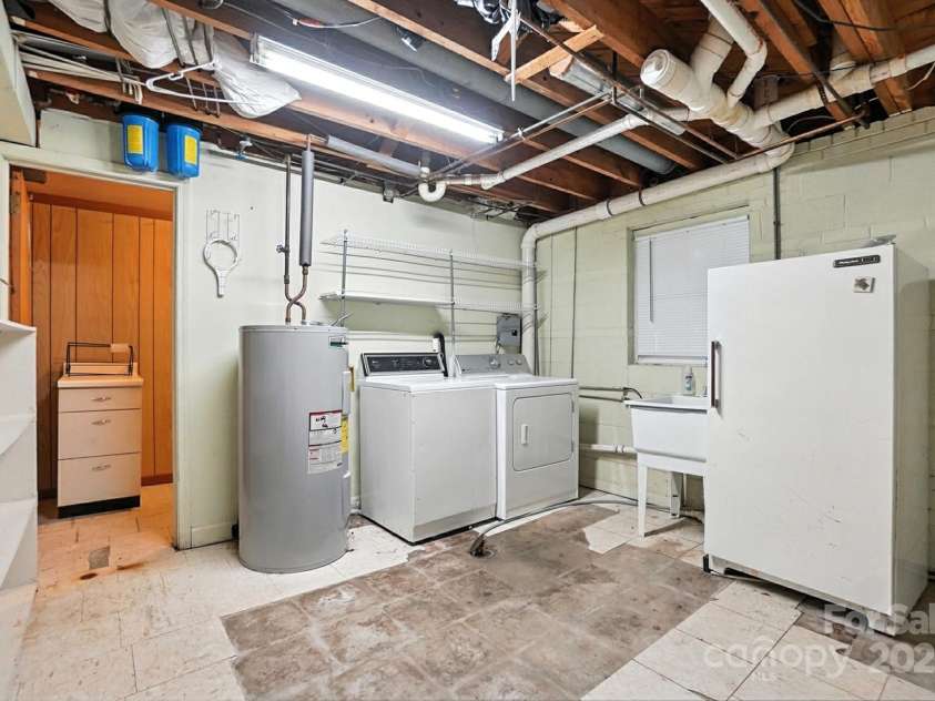 305 Rankin Avenue, Lowell, NC 28098.  MLS# CAR4289388, YatesRealty ID 30771. 