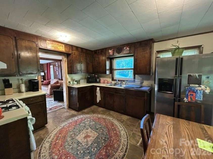 726 Israel Road, Brevard, NC 28712.  MLS# CAR4392517, YatesRealty ID 30772. Kitchen