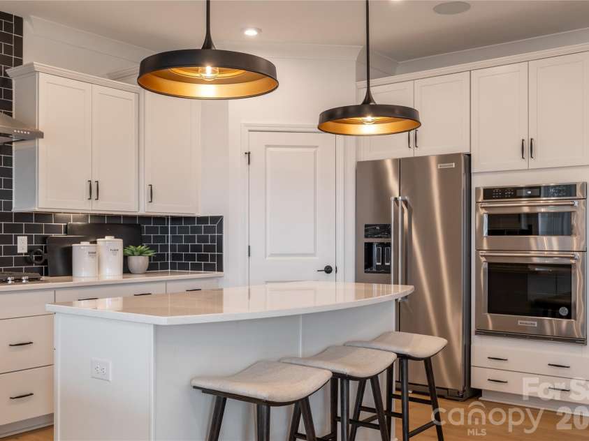 12201 Bradshaw Lane, Charlotte, NC 28278.  MLS# CAR4394161, YatesRealty ID 30773. 