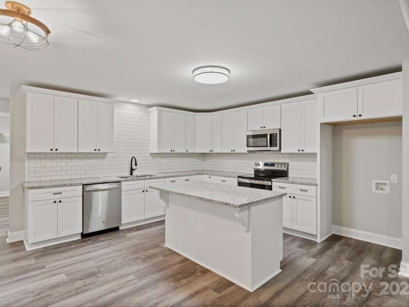 595 Parks Road, Salisbury, NC 28146.  MLS# CAR4289962, YatesRealty ID 30773. Kitchen