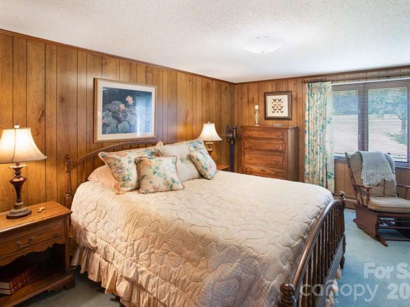 293 Dillardtown Road, Sylva, NC 28779.  MLS# CAR4392955, YatesRealty ID 30775. Large Primary Suite