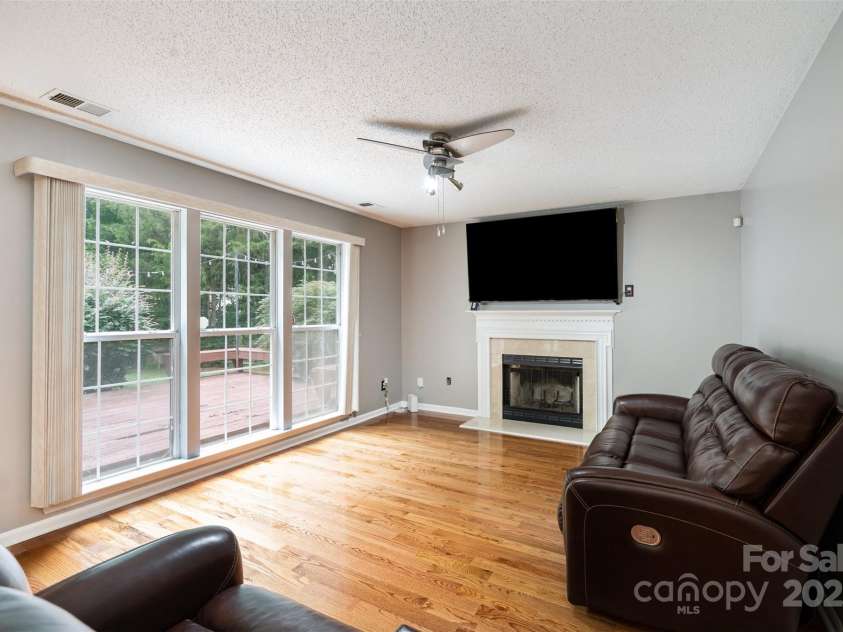 9526 Nettle Drive, Charlotte, NC 28216.  MLS# CAR4288793, YatesRealty ID 30775. 