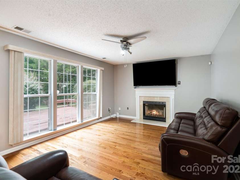 9526 Nettle Drive, Charlotte, NC 28216.  MLS# CAR4288793, YatesRealty ID 30775. 