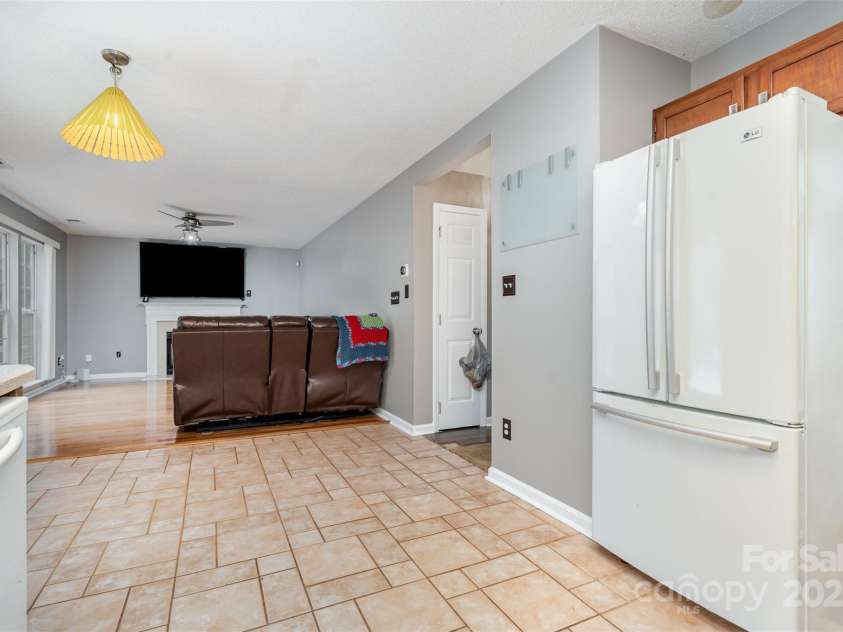 9526 Nettle Drive, Charlotte, NC 28216.  MLS# CAR4288793, YatesRealty ID 30775. 