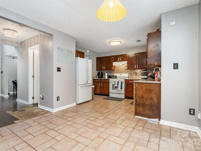 9526 Nettle Drive, Charlotte, NC 28216.  MLS# CAR4288793, YatesRealty ID 30775. 