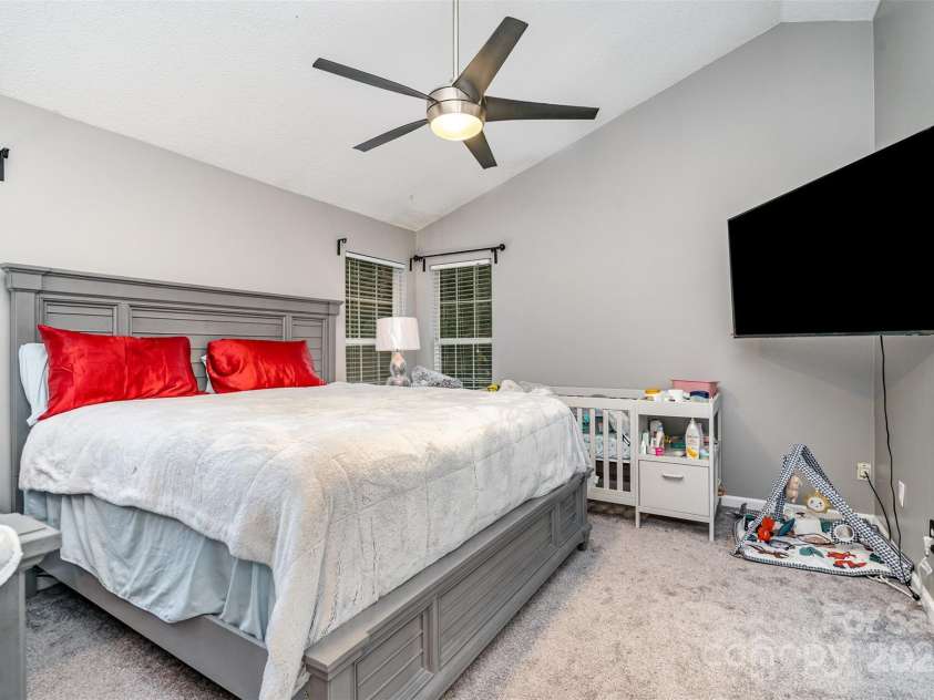 9526 Nettle Drive, Charlotte, NC 28216.  MLS# CAR4288793, YatesRealty ID 30775. 