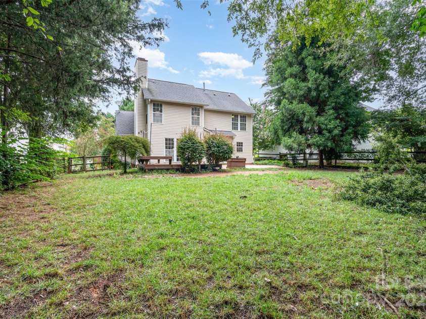 9526 Nettle Drive, Charlotte, NC 28216.  MLS# CAR4288793, YatesRealty ID 30775. 