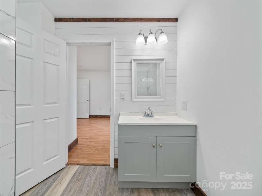 64 Phillips Lane, Spruce Pine, NC 28777.  MLS# CAR4287588, YatesRealty ID 30776. 