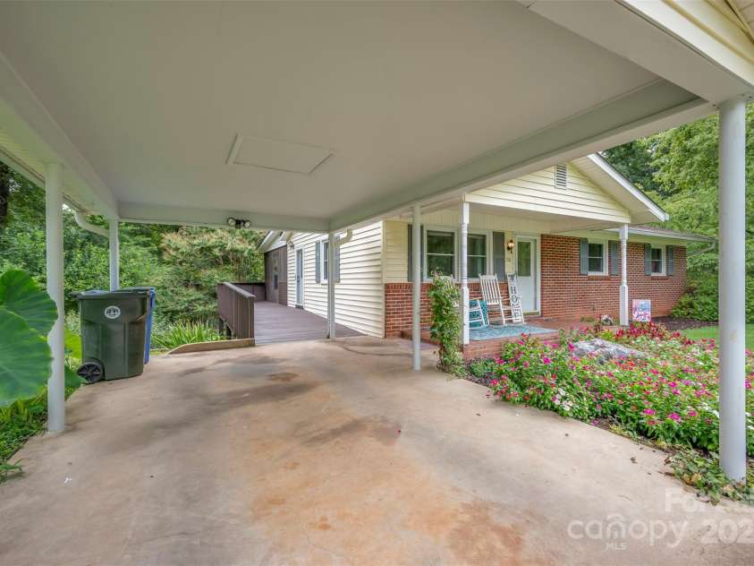 170 Hodge Street, Rutherfordton, NC 28139.  MLS# CAR4289696, YatesRealty ID 30777. 