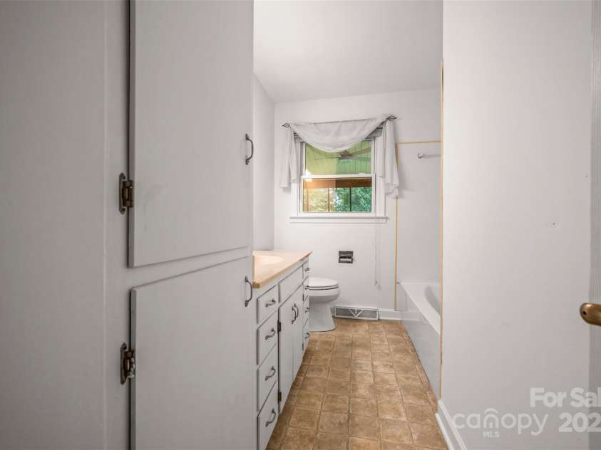 170 Hodge Street, Rutherfordton, NC 28139.  MLS# CAR4289696, YatesRealty ID 30777. 