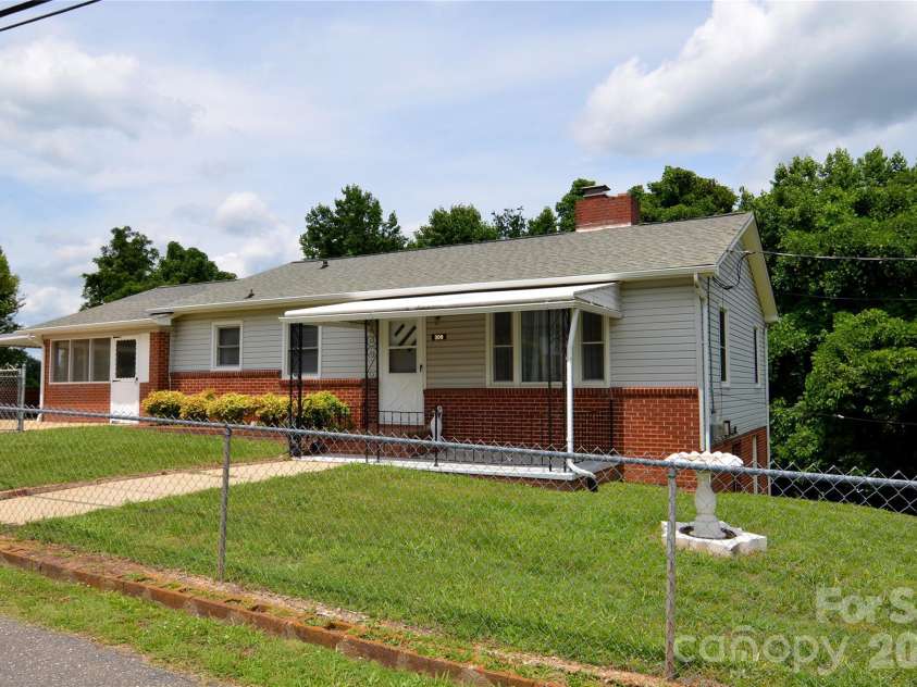 309 Morehead Road, Marion, NC 28752.  MLS# CAR4393785, YatesRealty ID 30778. 