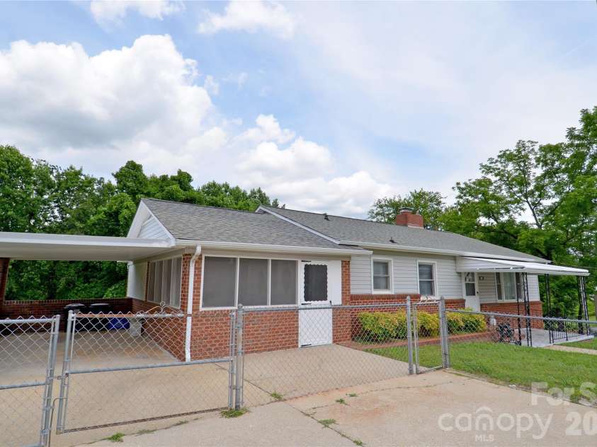 309 Morehead Road, Marion, NC 28752.  MLS# CAR4393785, YatesRealty ID 30778. 