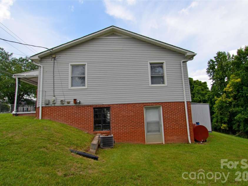309 Morehead Road, Marion, NC 28752.  MLS# CAR4393785, YatesRealty ID 30778. 