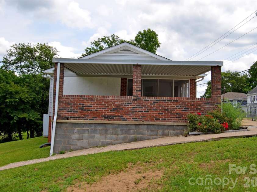 309 Morehead Road, Marion, NC 28752.  MLS# CAR4393785, YatesRealty ID 30778. 