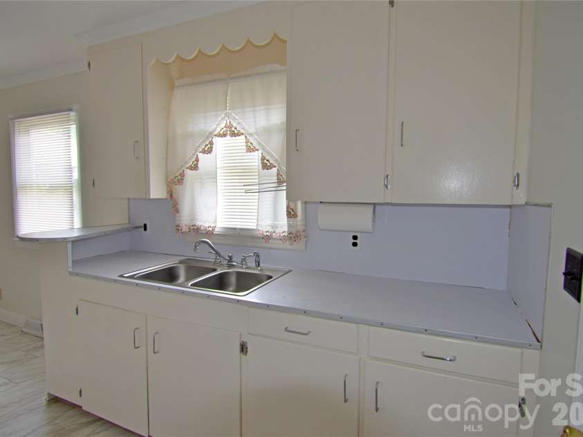 309 Morehead Road, Marion, NC 28752.  MLS# CAR4393785, YatesRealty ID 30778. 