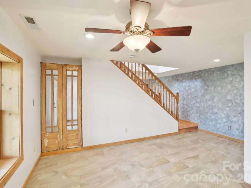 1426 Setzer Cove Road, Maggie Valley, NC 28751.  MLS# CAR4249259, YatesRealty ID 3078. Entry/lower level BONUS space!