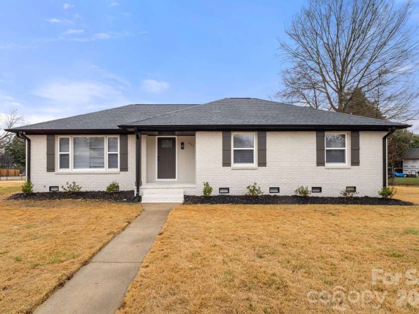 1527 Fieldcrest Circle, Rock Hill, SC 29732.  MLS# CAR4347499, YatesRealty ID 3078. 