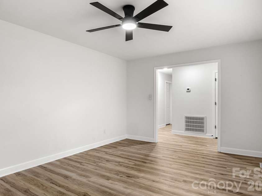 1527 Fieldcrest Circle, Rock Hill, SC 29732.  MLS# CAR4347499, YatesRealty ID 3078. 