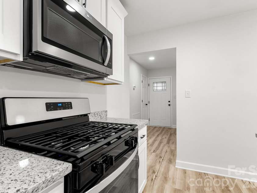 1527 Fieldcrest Circle, Rock Hill, SC 29732.  MLS# CAR4347499, YatesRealty ID 3078. 