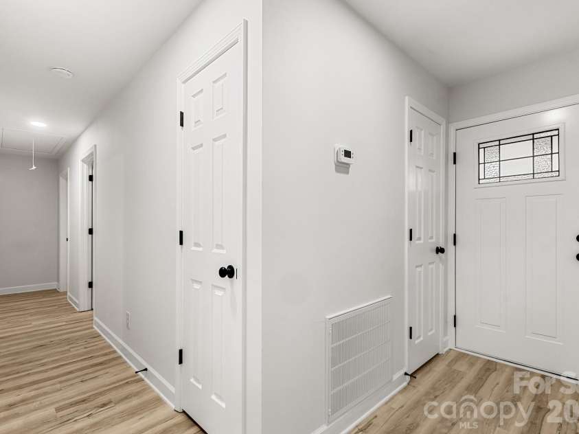 1527 Fieldcrest Circle, Rock Hill, SC 29732.  MLS# CAR4347499, YatesRealty ID 3078. 