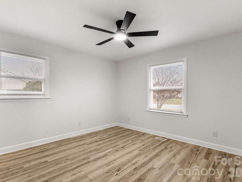 1527 Fieldcrest Circle, Rock Hill, SC 29732.  MLS# CAR4347499, YatesRealty ID 3078. 