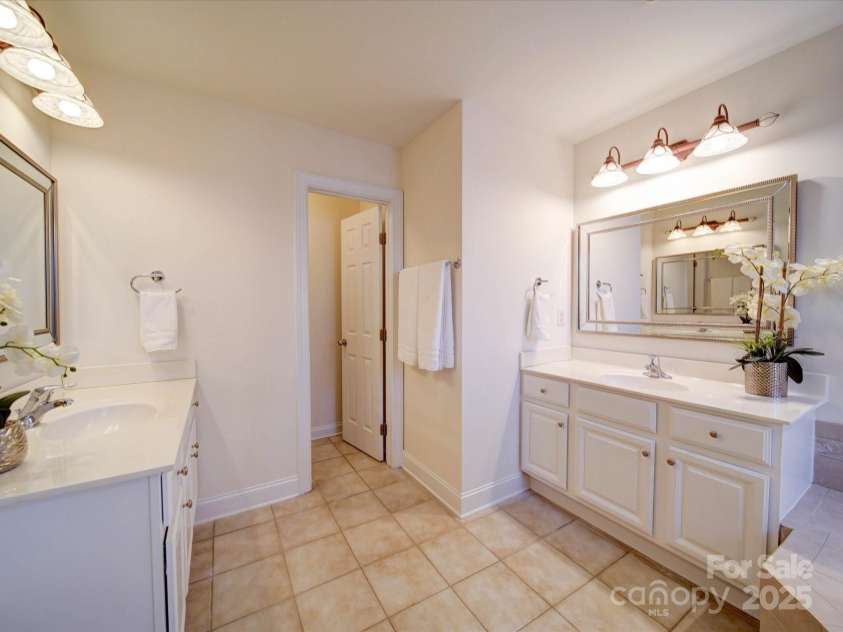 2538 Cherry Bark Oak Court, Gastonia, NC 28056.  MLS# CAR4232432, YatesRealty ID 3078. 