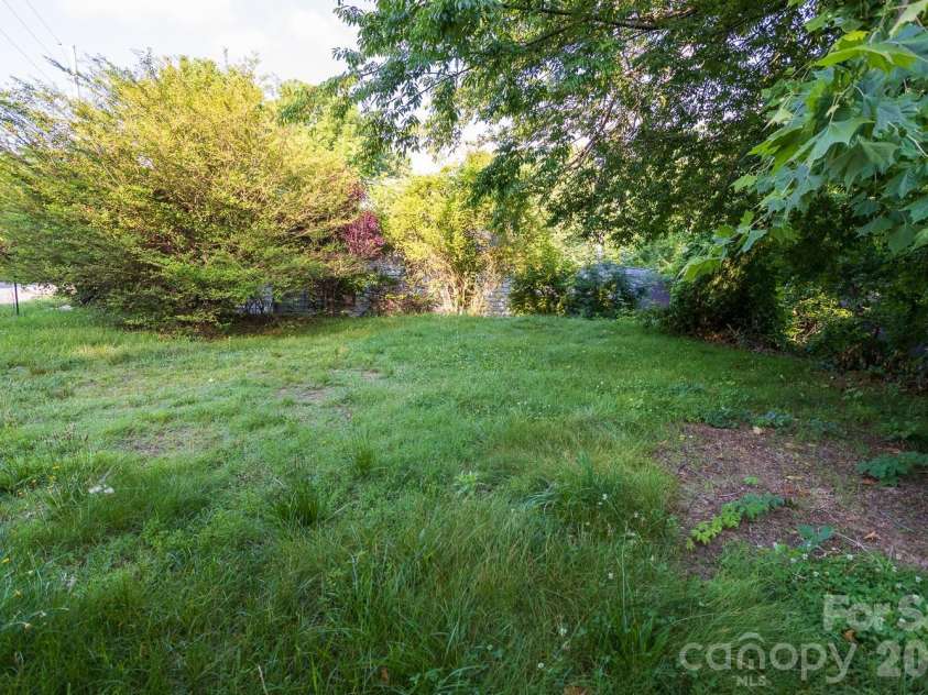 91 Clingman Avenue, Asheville, NC 28801.  MLS# CAR4393571, YatesRealty ID 30780. 