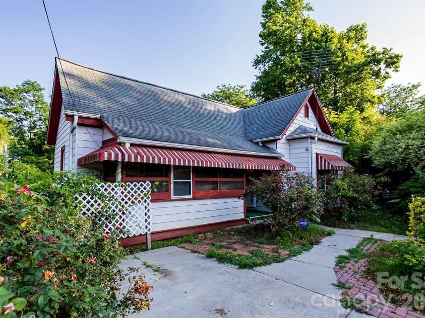 91 Clingman Avenue, Asheville, NC 28801.  MLS# CAR4417638, YatesRealty ID 30780. 