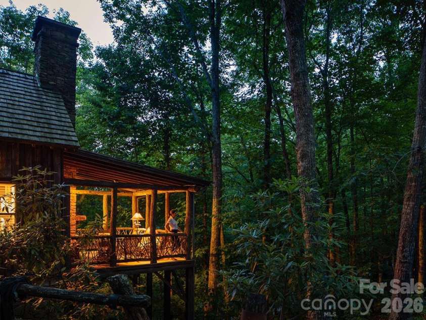 139 (#30) Boarding House Way, Sylva, NC 28779.  MLS# CAR4393862, YatesRealty ID 30781. 