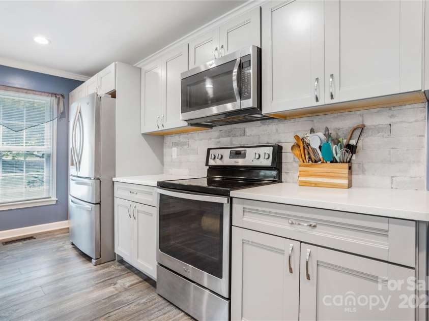 900 Raleigh Court, Gastonia, NC 28054.  MLS# CAR4289330, YatesRealty ID 30781. 