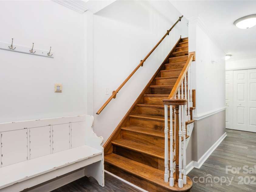 900 Raleigh Court, Gastonia, NC 28054.  MLS# CAR4289330, YatesRealty ID 30781. 