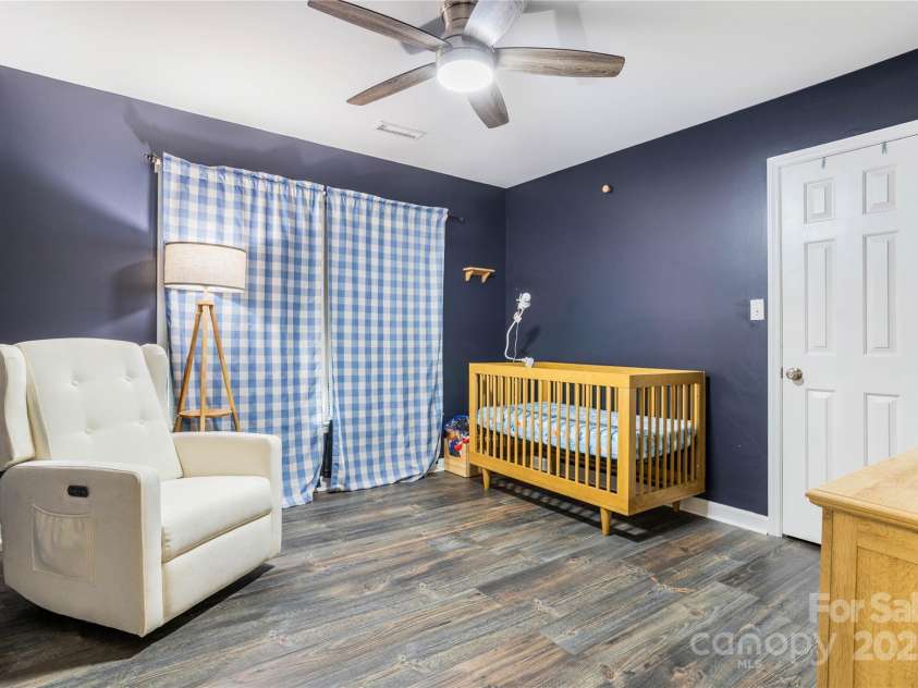 900 Raleigh Court, Gastonia, NC 28054.  MLS# CAR4289330, YatesRealty ID 30781. 