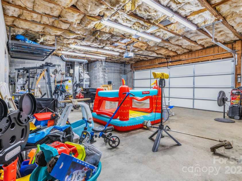 900 Raleigh Court, Gastonia, NC 28054.  MLS# CAR4289330, YatesRealty ID 30781. 