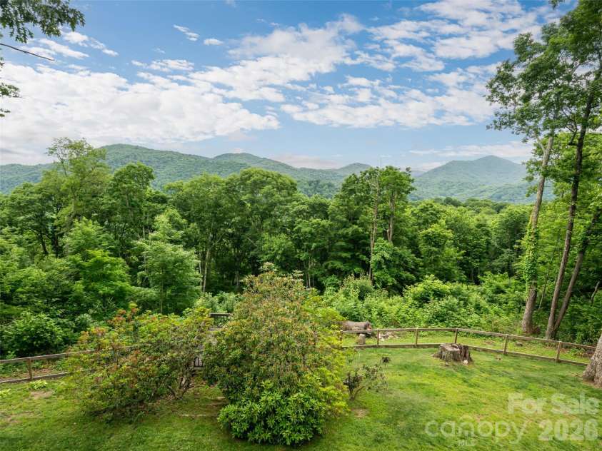 243 Pioneer Ridge Road, Canton, NC 28716.  MLS# CAR4394138, YatesRealty ID 30782. 