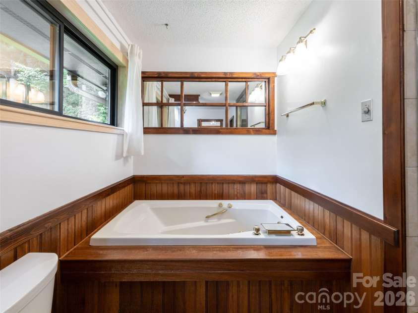 243 Pioneer Ridge Road, Canton, NC 28716.  MLS# CAR4394138, YatesRealty ID 30782. 