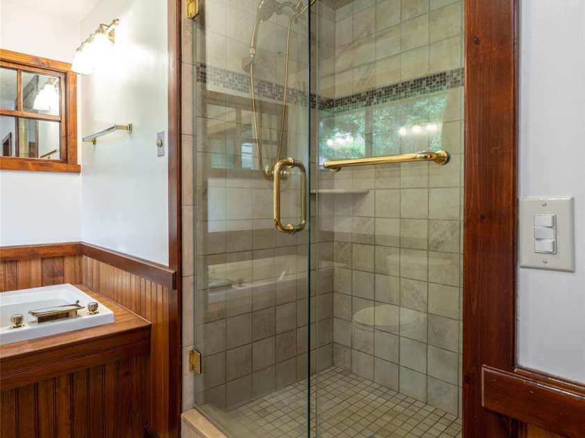243 Pioneer Ridge Road, Canton, NC 28716.  MLS# CAR4394138, YatesRealty ID 30782. 