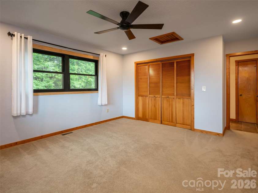 243 Pioneer Ridge Road, Canton, NC 28716.  MLS# CAR4394138, YatesRealty ID 30782. 