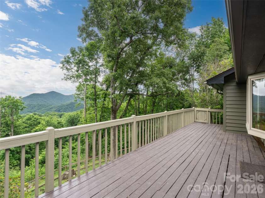 243 Pioneer Ridge Road, Canton, NC 28716.  MLS# CAR4394138, YatesRealty ID 30782. 