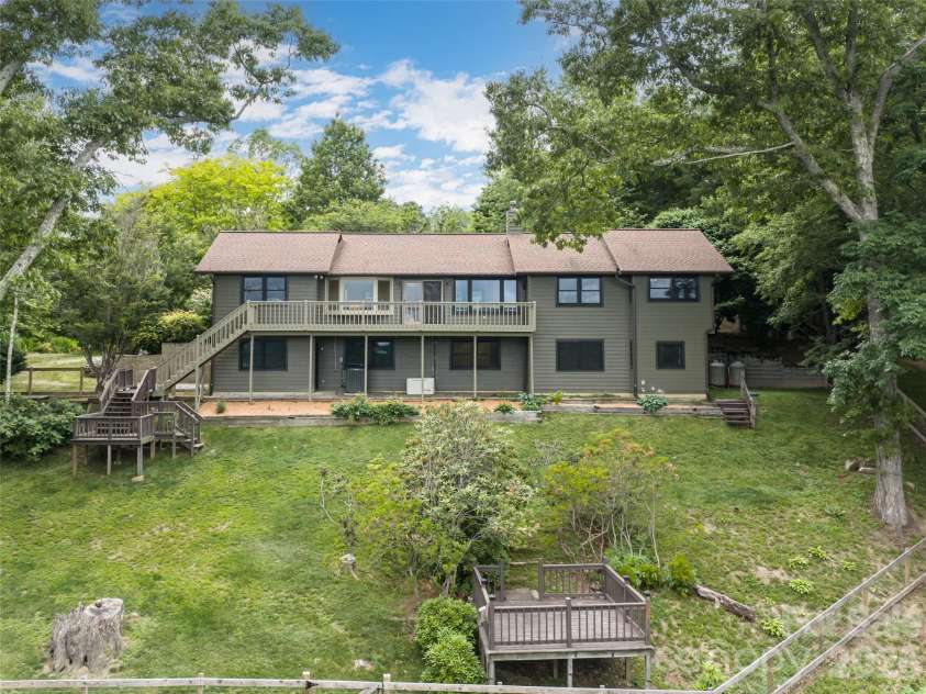243 Pioneer Ridge Road, Canton, NC 28716.  MLS# CAR4394138, YatesRealty ID 30782. 