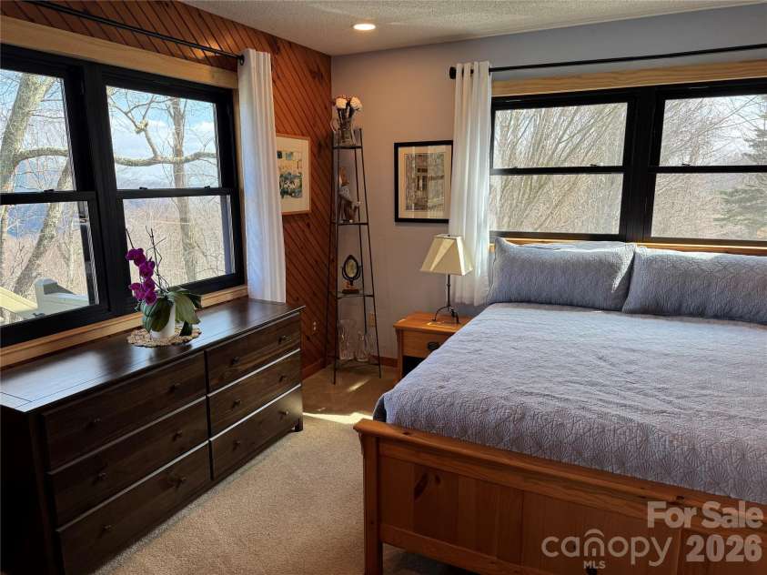 243 Pioneer Ridge Road, Canton, NC 28716.  MLS# CAR4394138, YatesRealty ID 30782. 