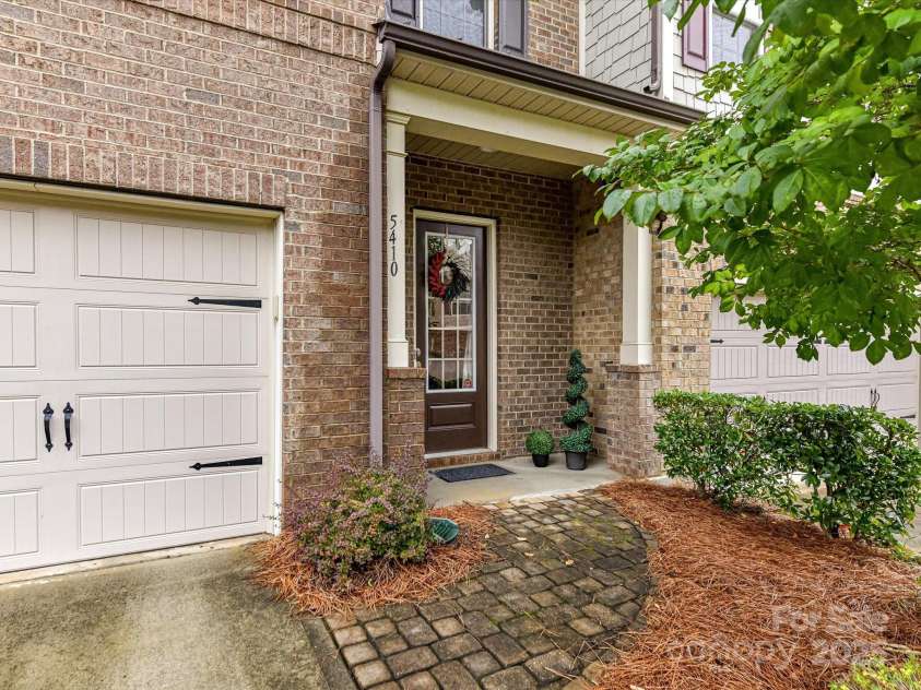 5410 Shannon Bell Lane, Charlotte, NC 28277.  MLS# CAR4290134, YatesRealty ID 30782. 