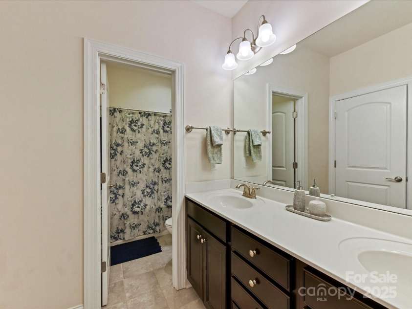 5410 Shannon Bell Lane, Charlotte, NC 28277.  MLS# CAR4290134, YatesRealty ID 30782. 